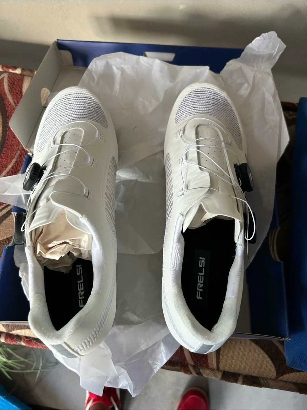 Men's White Athletic Shoes - Sleek Lightweight Performance